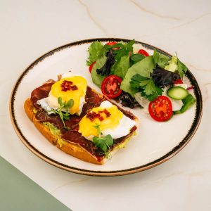 Egg Benedict Pastırma